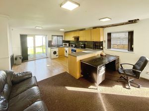 KITCHEN DINING ROOM- click for photo gallery